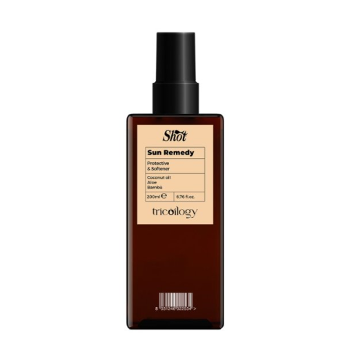 Shot Sun Remedy Spray Tricoilogy  200ml dostępny w hurtowni Klara Beauty. Ochronny, odżywczy, nawilżający i zmiękczający spray do włosów. Zabezpiecz włosy podczas kąpieli słonecznych.